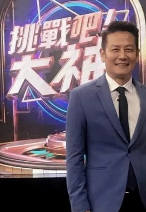 大三丫头新学期的第一堂课真实大学校园上课塞跳蛋自慰偷拍下课撒尿食堂打饭真实刺激 - AI禁忌幻想